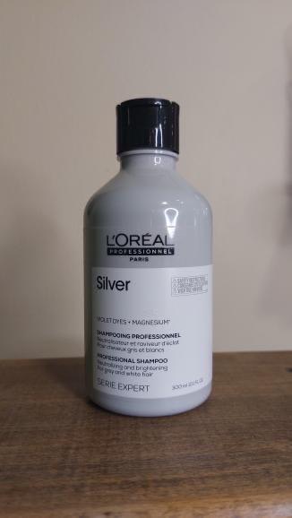 Shampoing déjaunisseur L'Oréal Silver pour cheveux blancs et gris